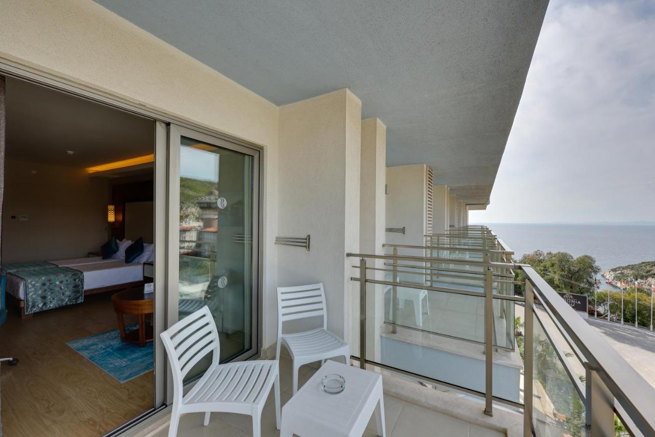 Ramada Hotel & Suites By Wyndham Kusadası Exteriör bild