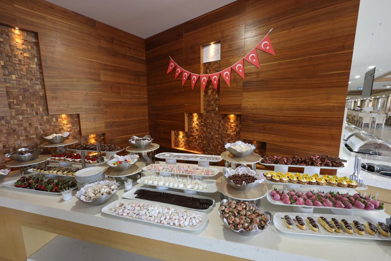 Ramada Hotel & Suites By Wyndham Kusadası Exteriör bild
