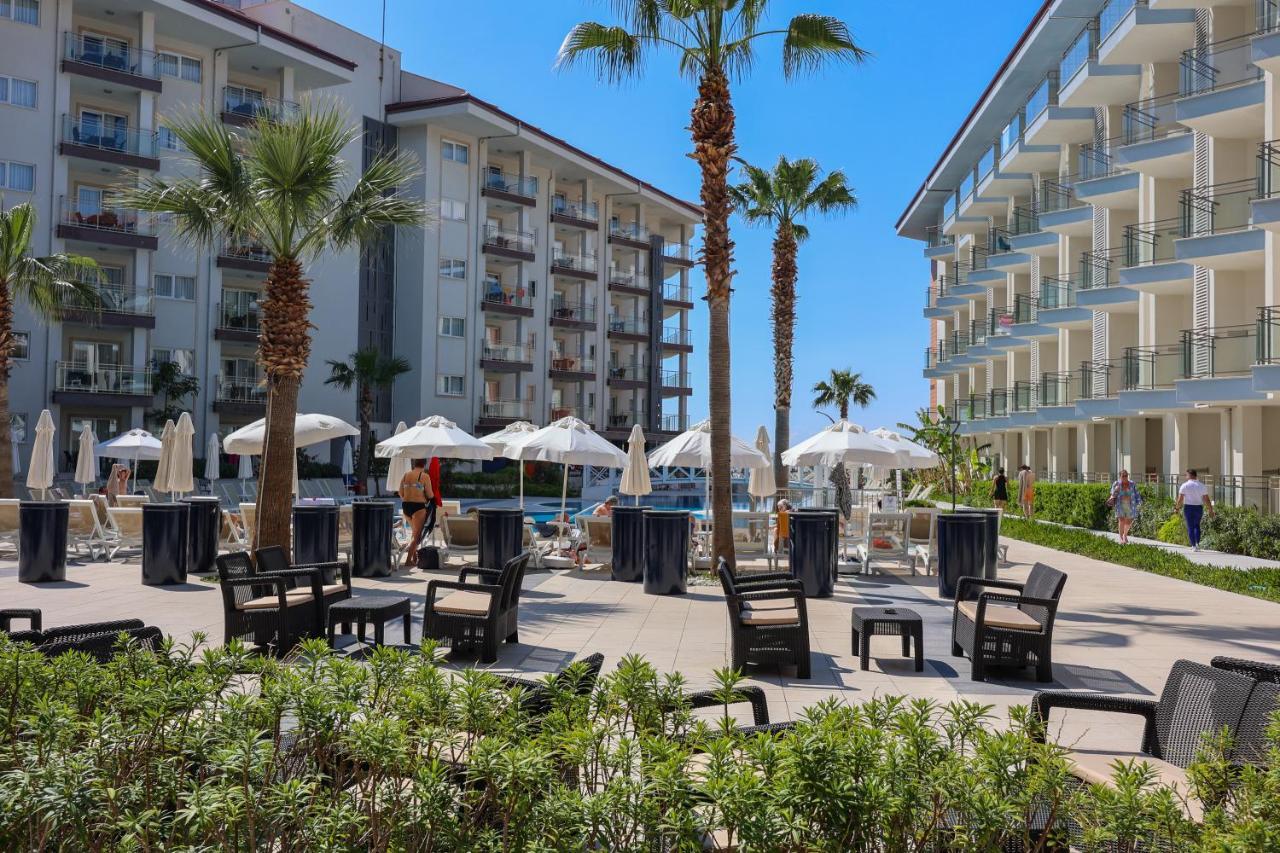 Ramada Hotel & Suites By Wyndham Kusadası Exteriör bild