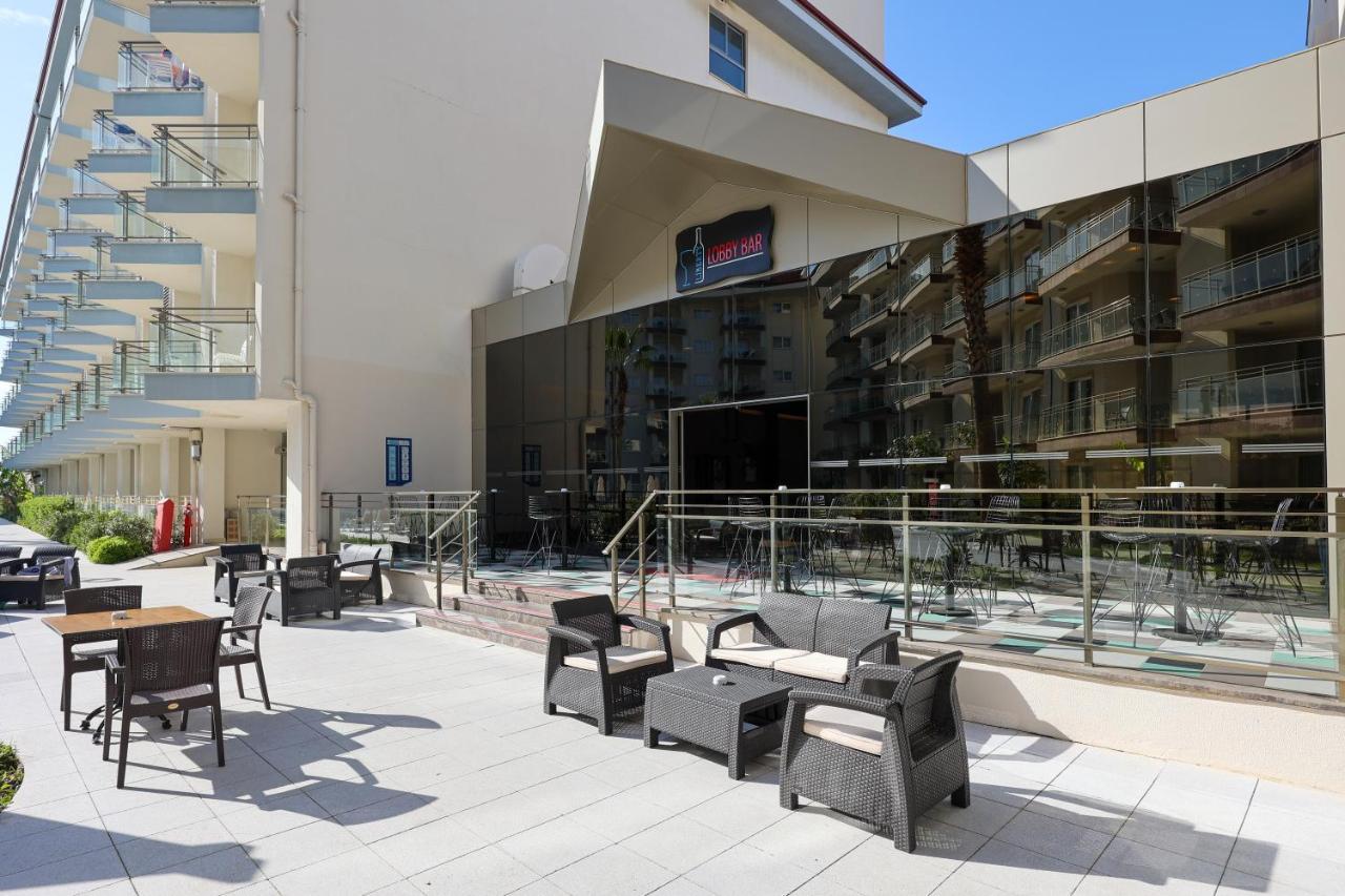 Ramada Hotel & Suites By Wyndham Kusadası Exteriör bild