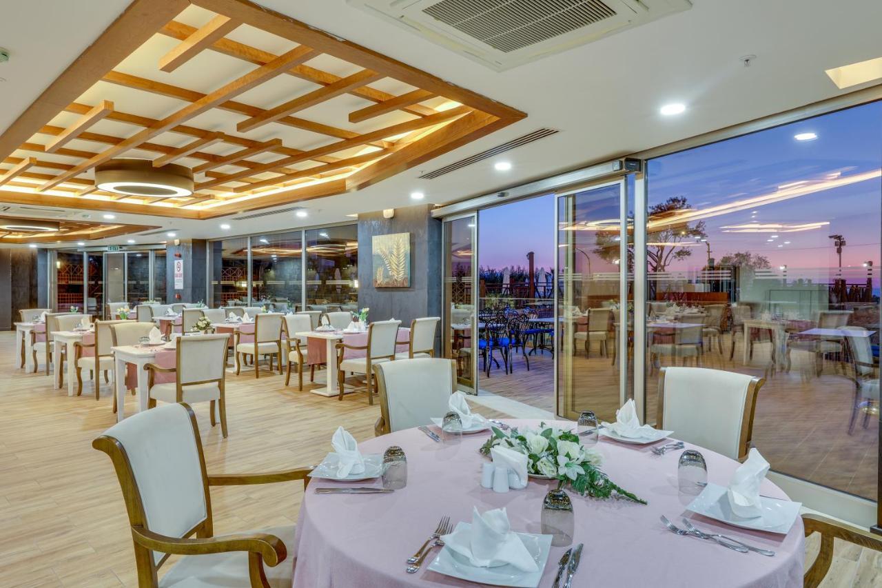 Ramada Hotel & Suites By Wyndham Kusadası Exteriör bild