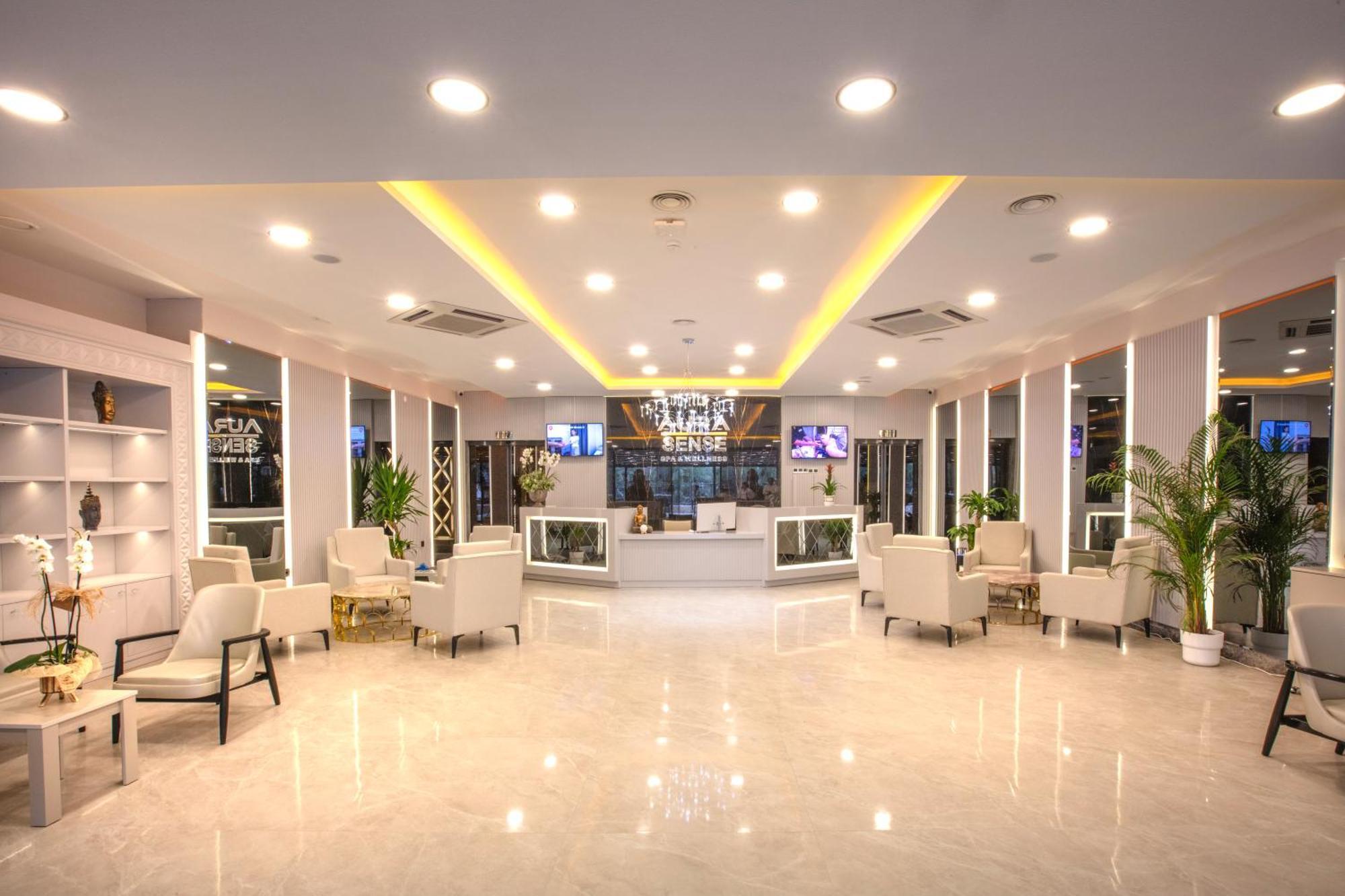 Ramada Hotel & Suites By Wyndham Kusadası Exteriör bild